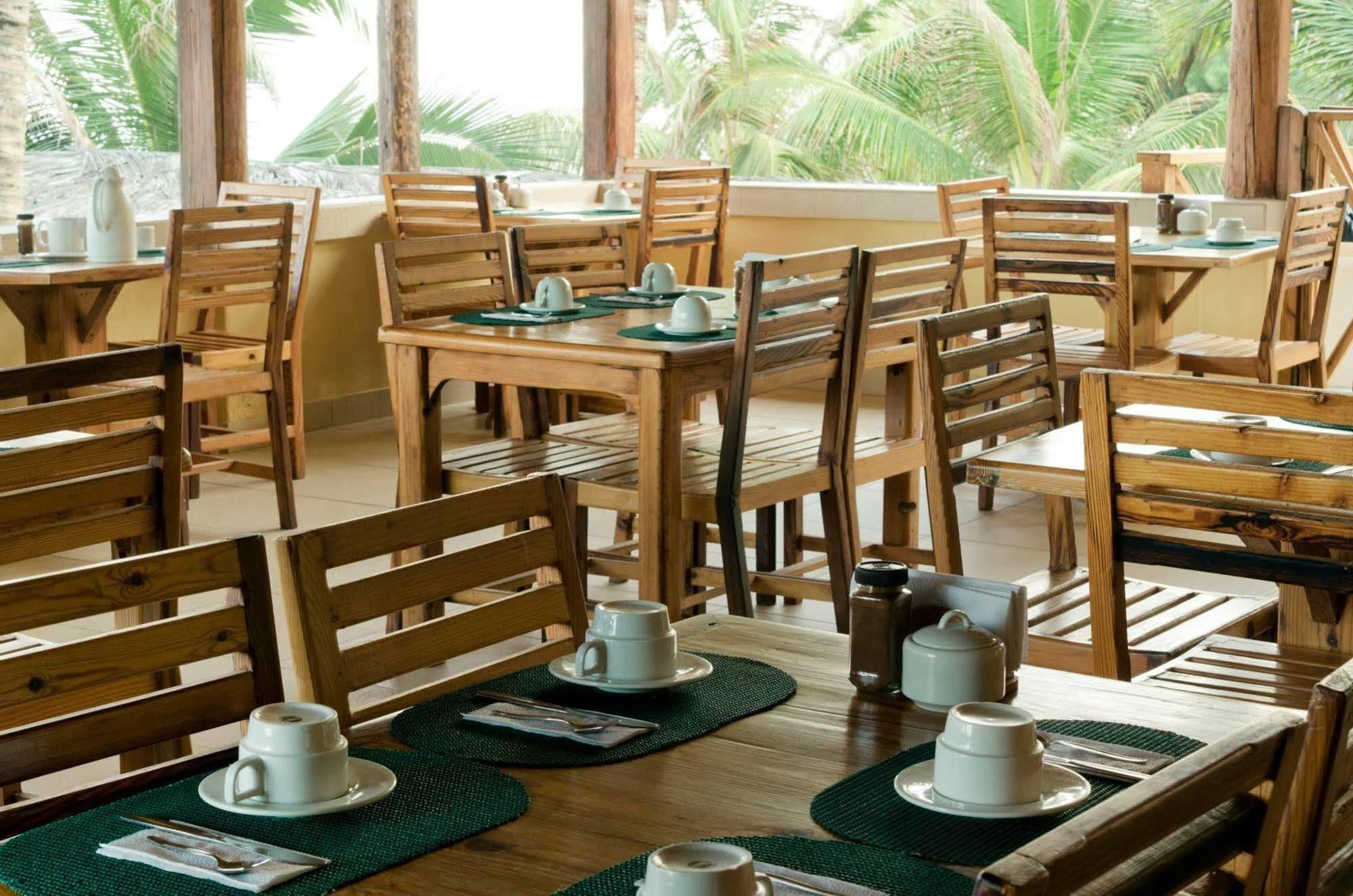 Mancora Beach Hotel (Adults Only) Exterior photo